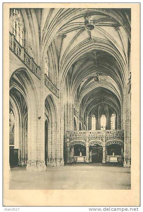 01 - Eglise de BROU - La Nef (Ed. RF, 3)