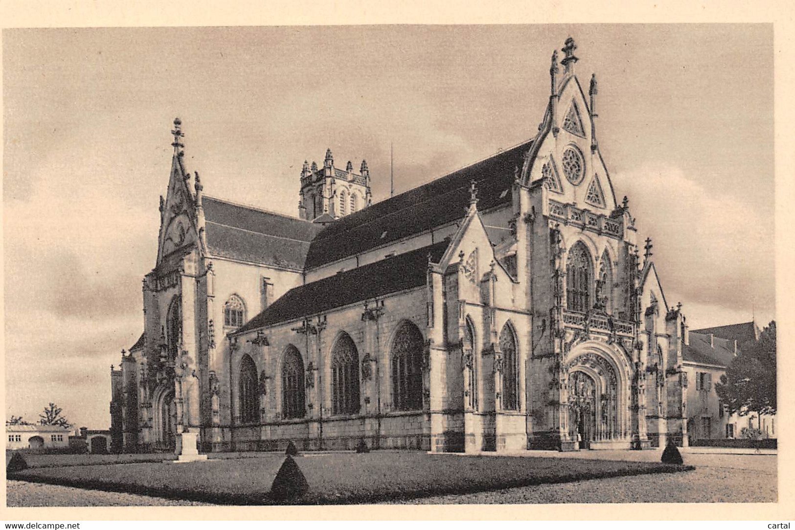 01 - L'EGLISE DE BROU