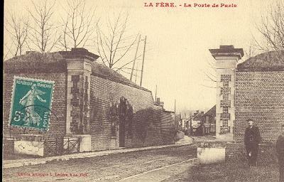 02 LA FERE ... la porte de Paris