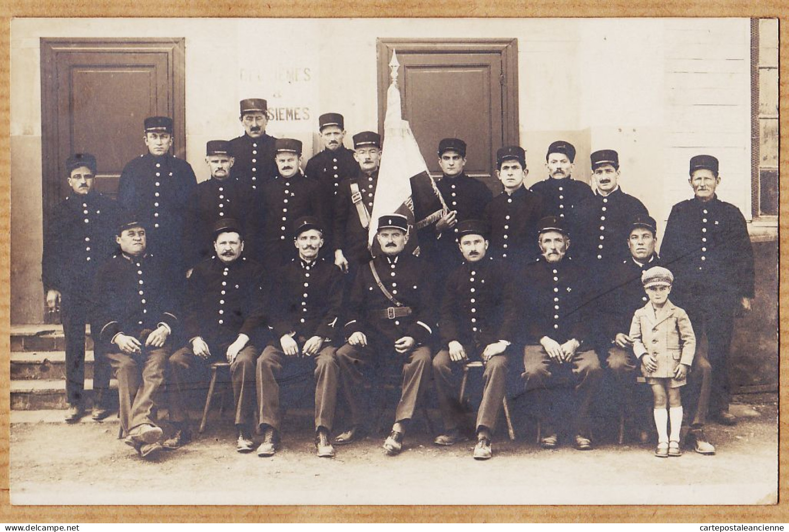 03999  ◉ Carte-Photo GRAULHET ( Voir description) ◉ Brigade des POMPIERS Sapeur-Pompier 1920s ◉ Rare