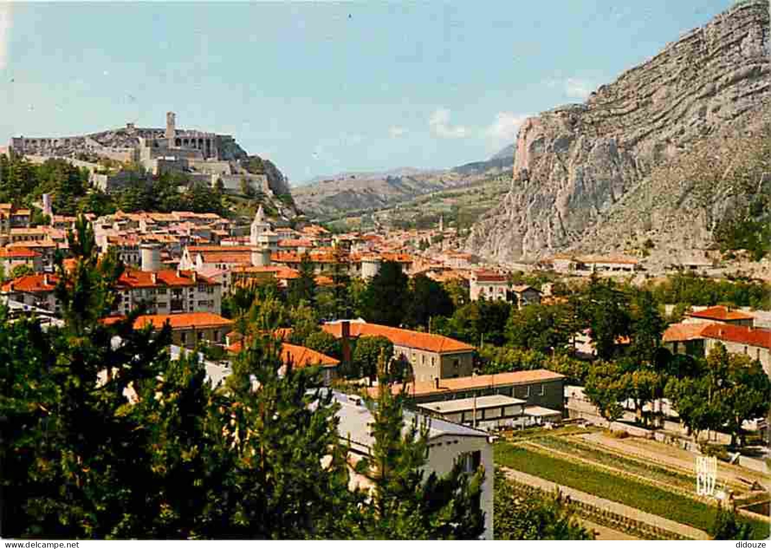 04 - Sisteron - Vue Générale - La Citadelle - CPM - Voir Scans Recto-Verso