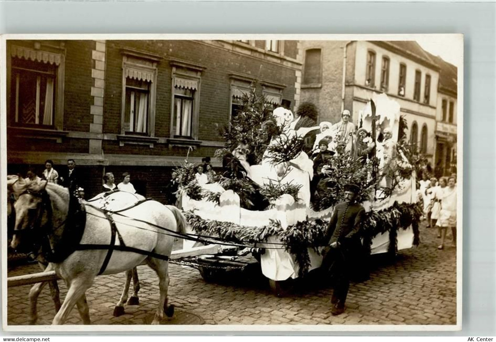 04435 O7144 Schkeuditz Foto AK Festzug Festwagen Schneemann Ort lt. Foto... - 13639281