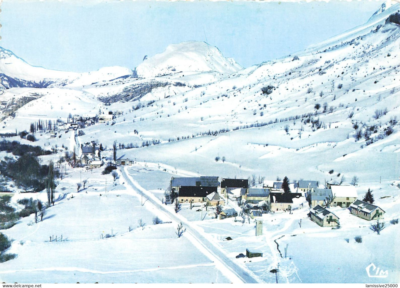 05 SAINT ETIENNE EN DEVOLUY vue générale