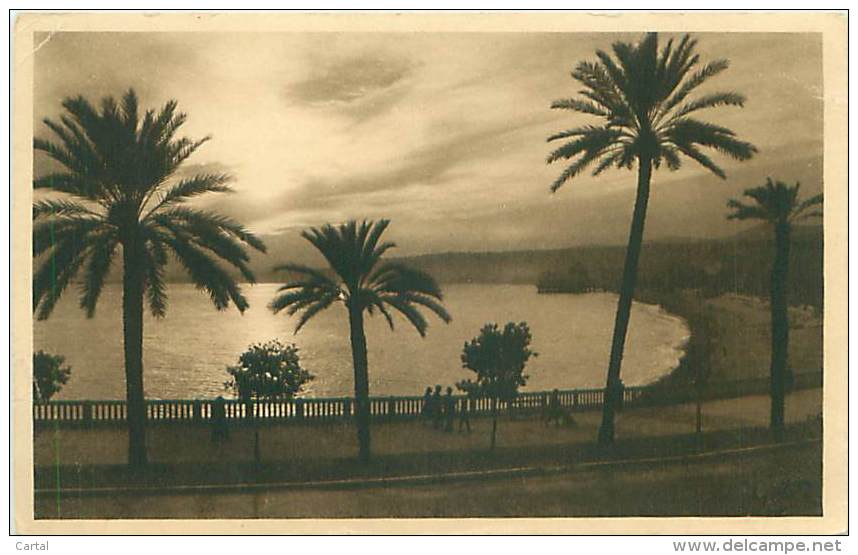06 - NICE - Crépuscule sur la mer