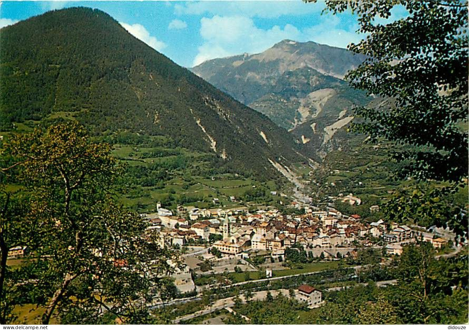 06 - Saint Etienne de Tinée - Vue Générale - Charmante station estivale de la Haute Vallée de la Tinée - CPM - Carte Neu