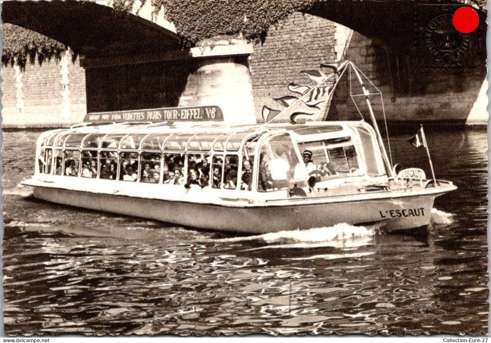 (07/06/26) 75-CPSM PARIS - 7ème ARRONDISSEMENT - LA TOUR EIFFEL - BATEAU MOUCHE