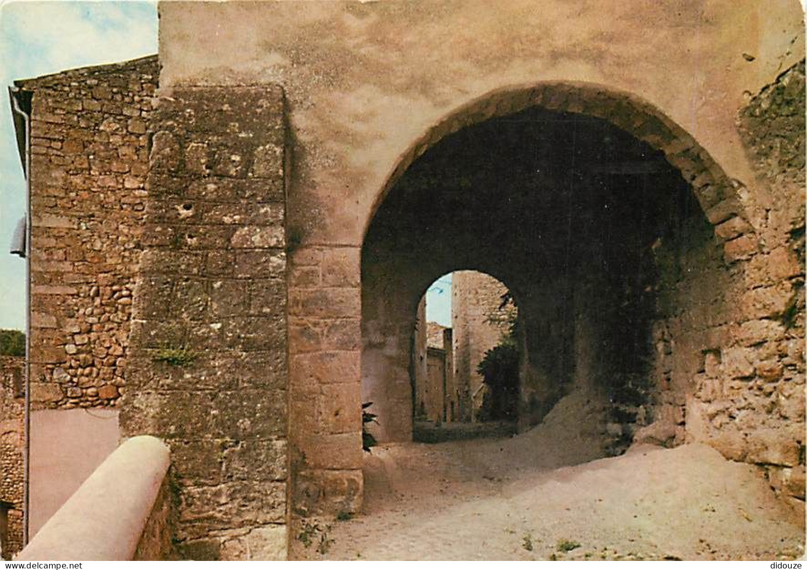 07 - Joyeuse - Rue de Jalès - Vieilles pierres - CPM - Voir Scans Recto-Verso