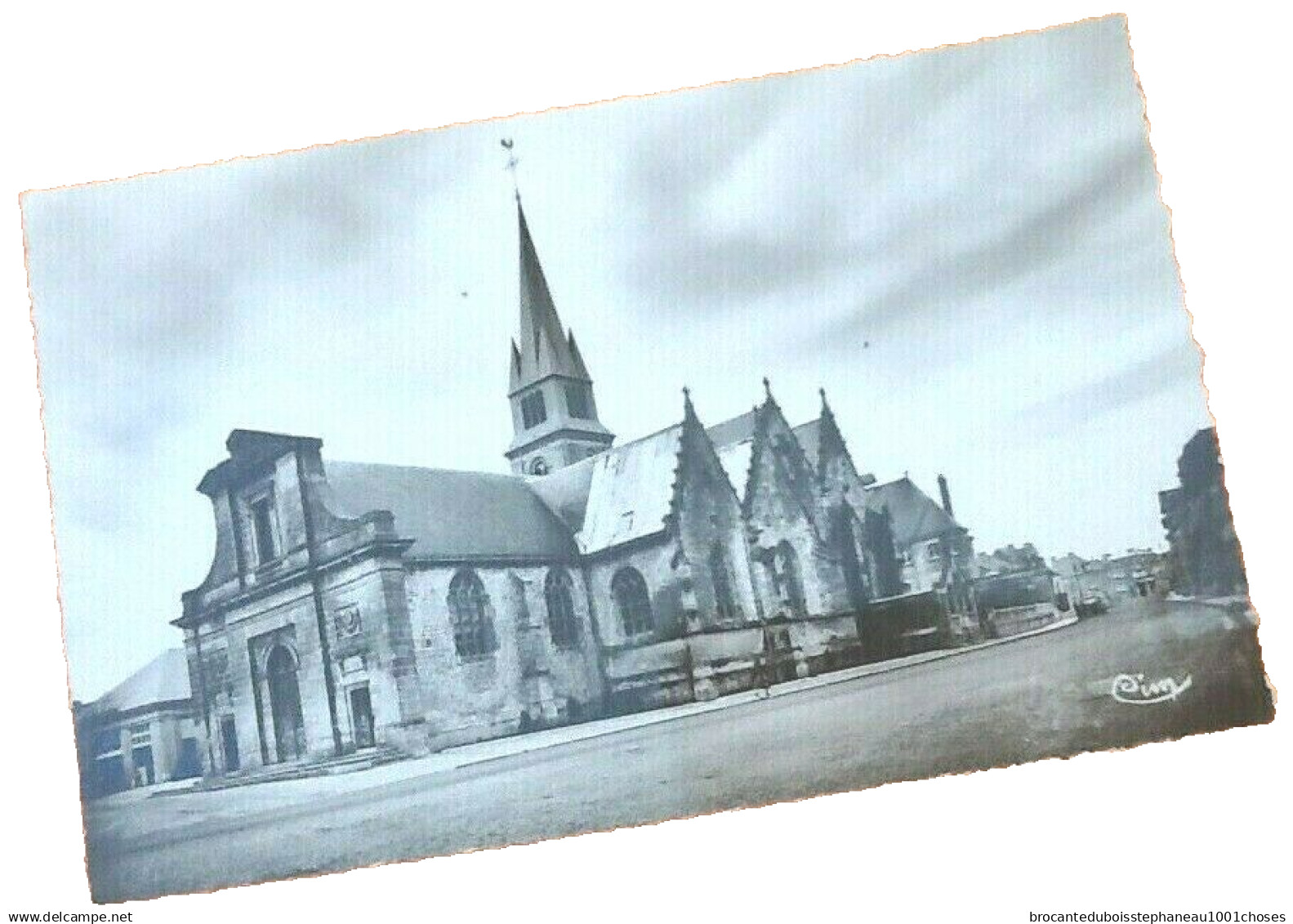 08  Attigny   L' Eglise