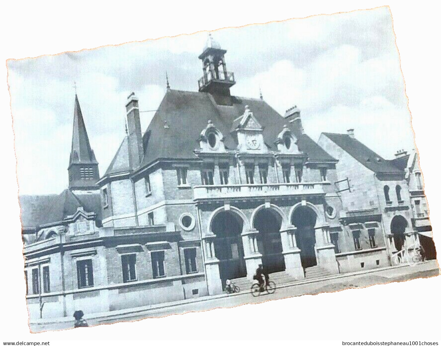 08  Attigny   L' Hôtel de Ville