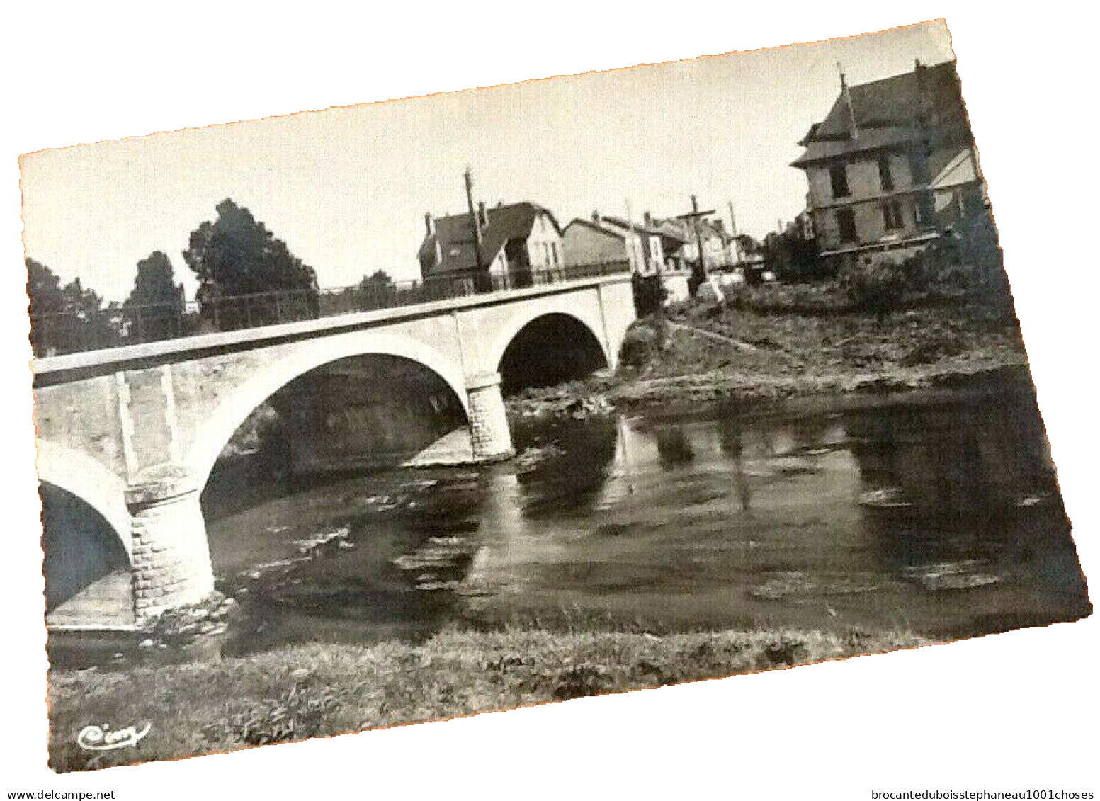 08  Attigny  Le Pont et les Bourgs