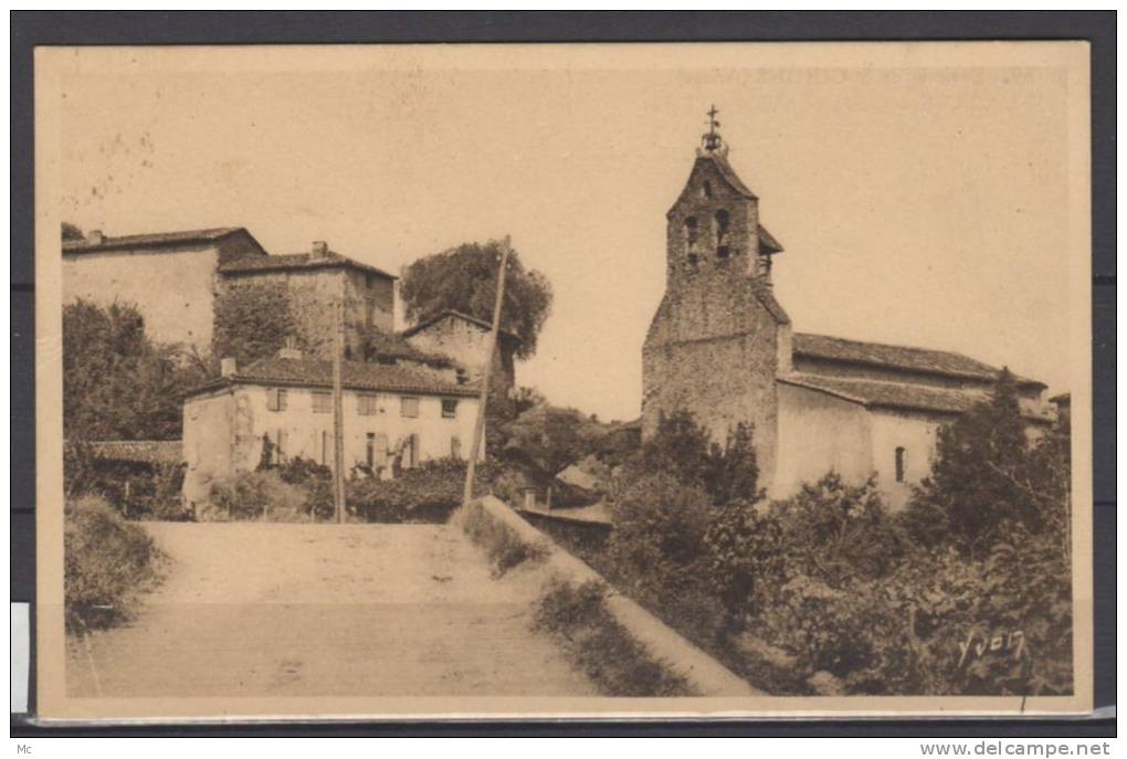 09 - Lacave - Entrée du village et l'Eglise