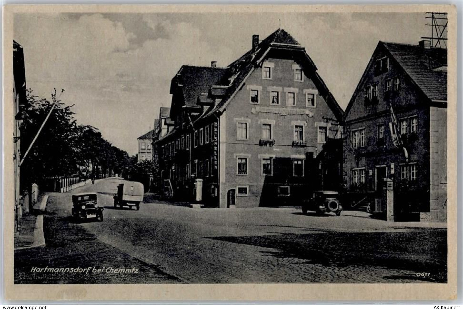 09232 O9116 Hartmannsdorf b Chemnitz, Sachs - Straßenansicht Autos - 51597110