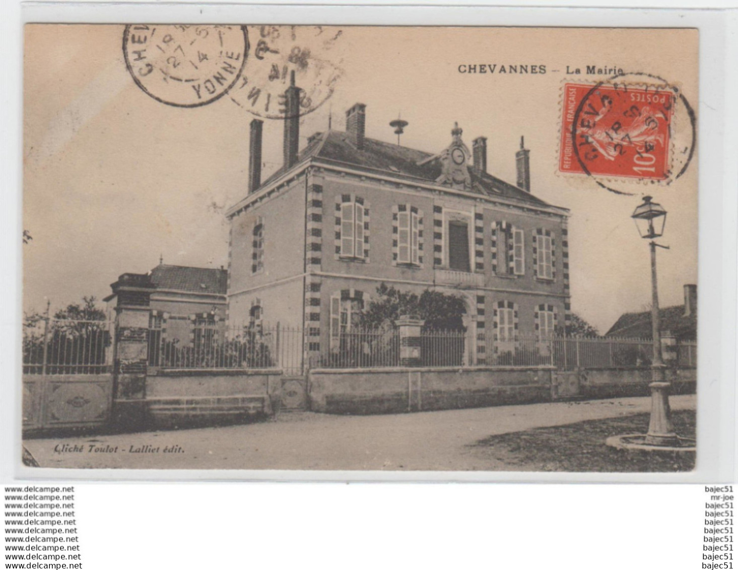 1 cpa Chevannes "la mairie"