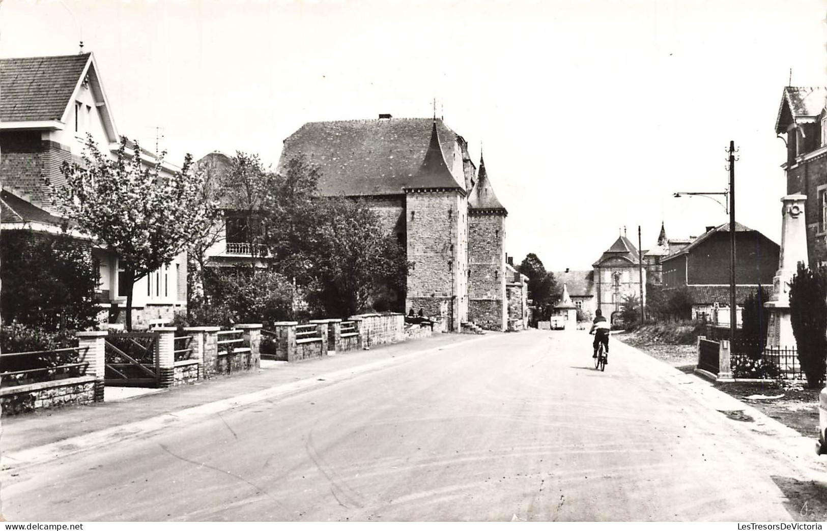 [-10%] BELGIQUE - Anthisnes - le vieux château - les fermes et le monuments - animé - Carte postale Ancienne