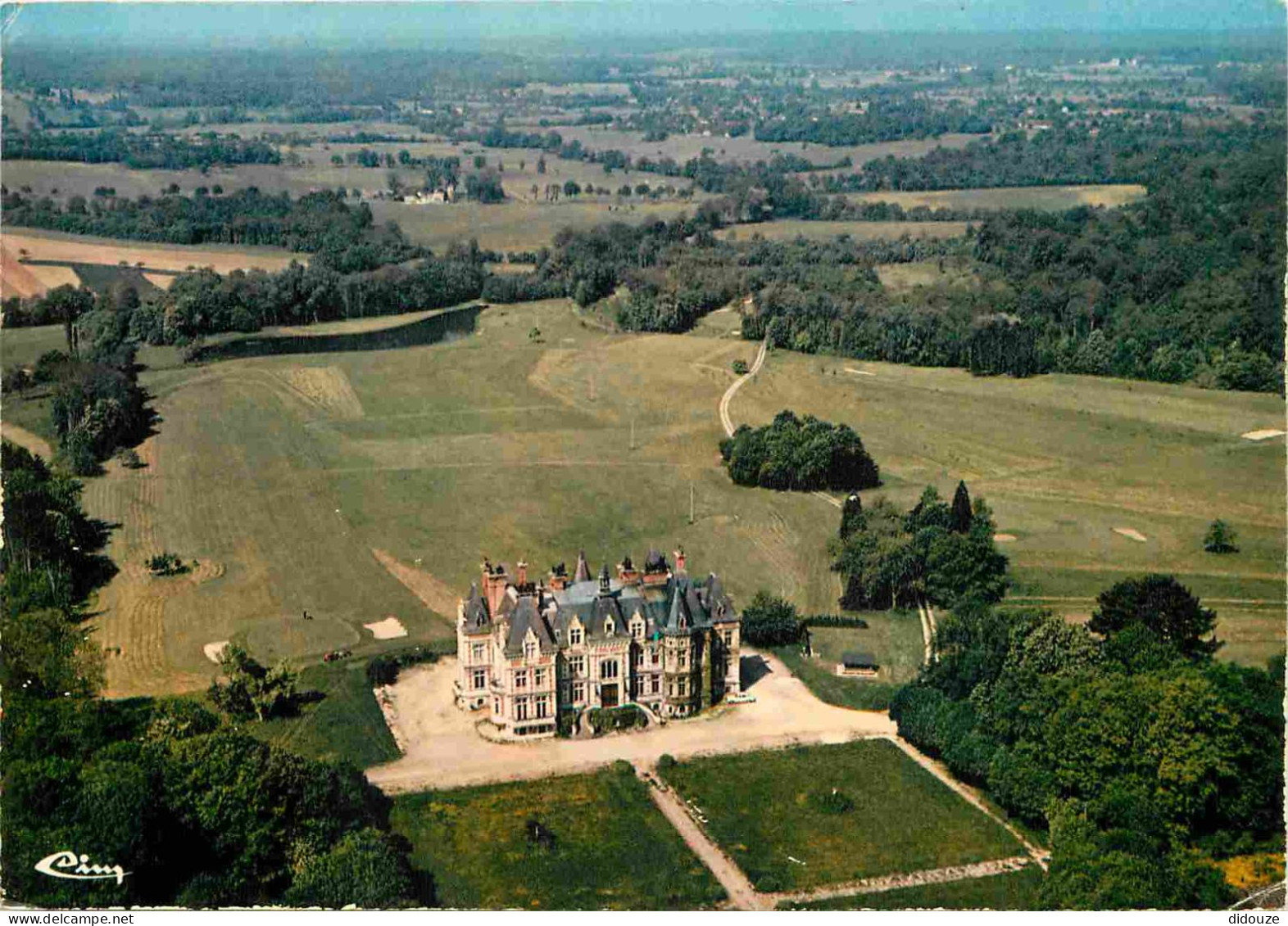 10 - Chaource - Château de la Cordelière - Vue aérienne - CPM - Voir Scans Recto-Verso