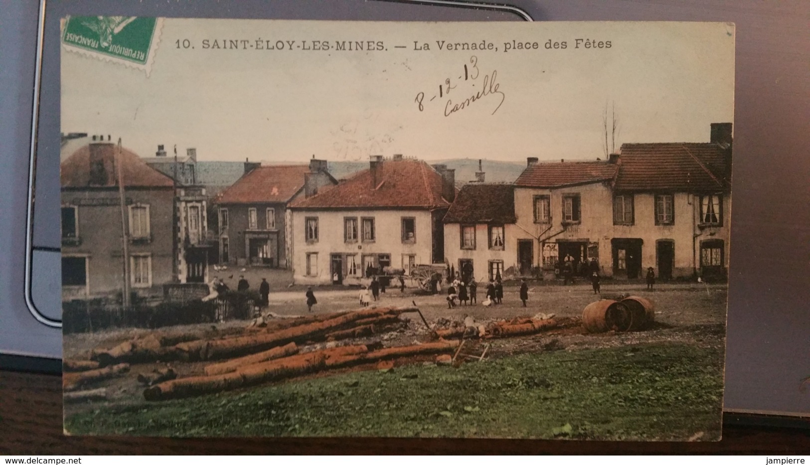 10 - Saint-Eloy-les-Mines - La Vernade, place des fêtes (couleur)