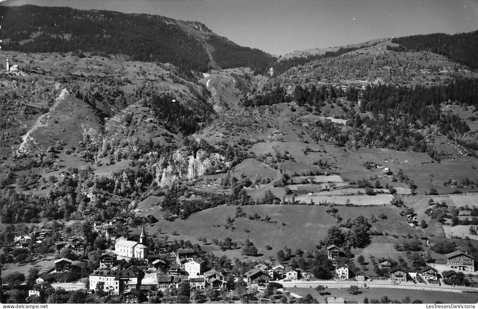 [-10%] SUISSE - Mörel Wallis - Blick gegen Riederalp - Eglise - Clocher - Village - Rue - Montagne - Carte postale