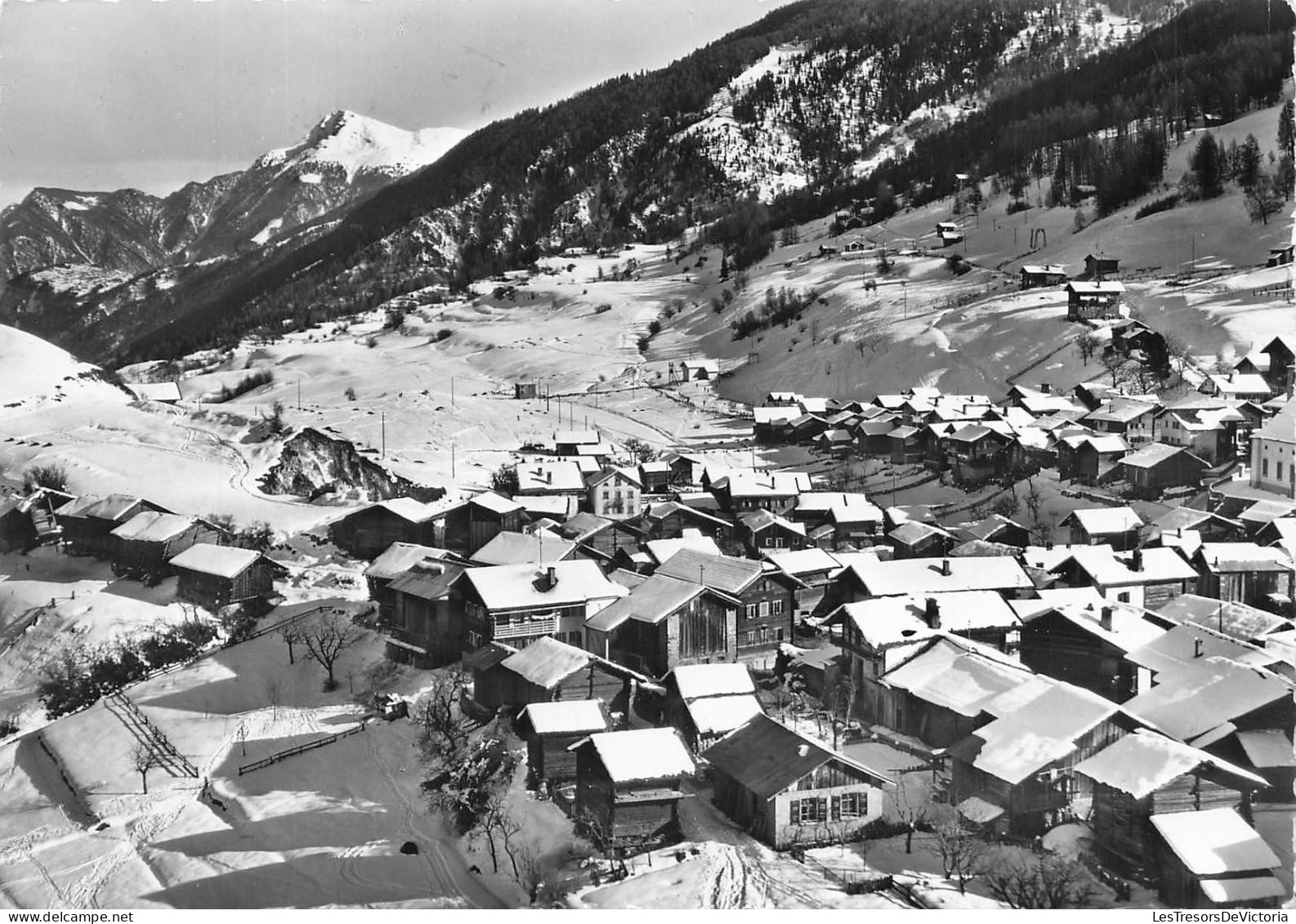 [-10%] SUISSE - Nax - Vue panoramique - Neige - Village - Forêt - sapin - montagne - toiture - maison - Carte postale