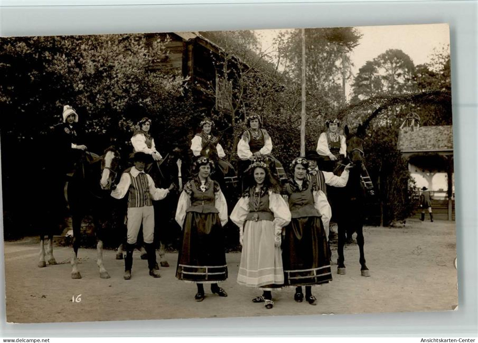 10511900 - gemischte Themen  Frauen in