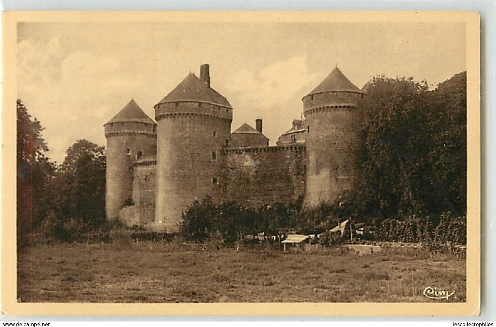 10878 - LASSAY LES CHATEAUX -