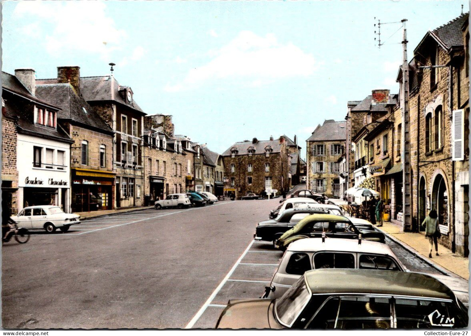 (11/08/25) 22-CPSM JUGON LES LACS - BELLE AUTOMOBILES