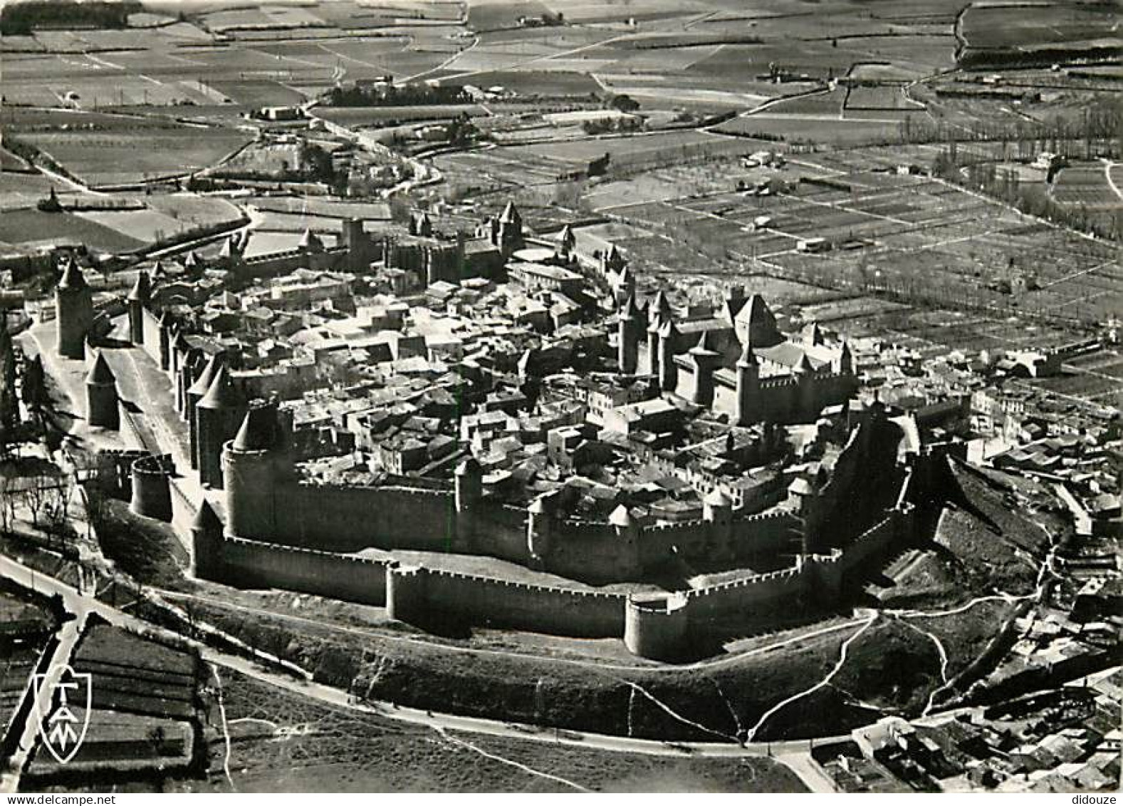 11 - Carcassonne - La Cité de Carcassonne - Vue Générale aérienne - Mention Photographie véritable - Carte dentelée - CP