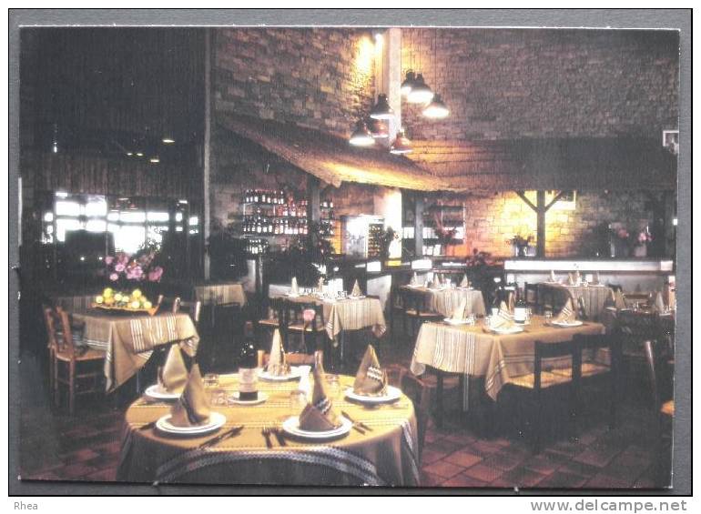 12 Najac village vacances salle a manger    D12D  K12167K  C12167C RH044064