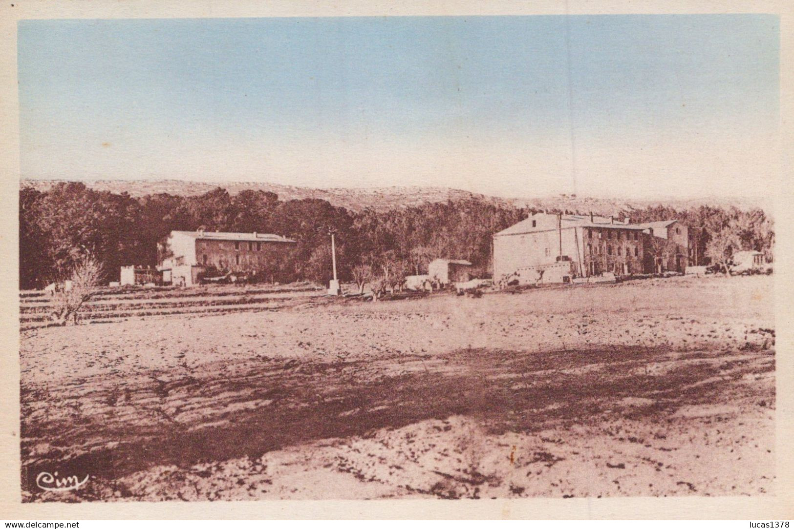 13 / LA BOUILLADISSE / LE CABARET ET LA CHAPELLE / COMBIER