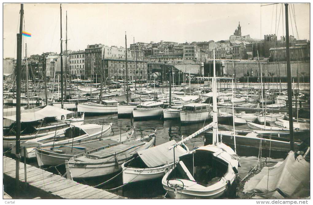 13 - MARSEILLE - Le Vieux Port
