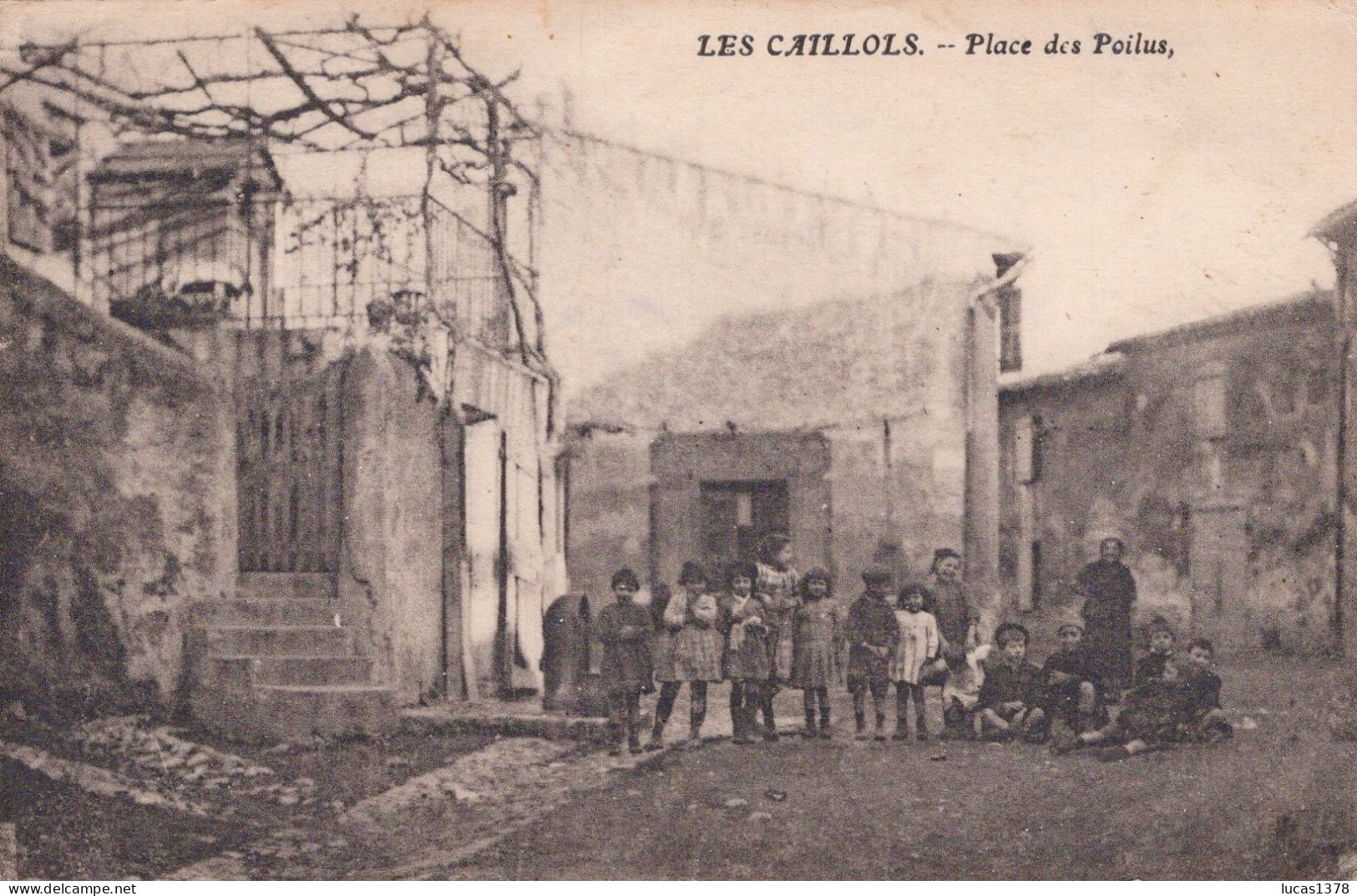 13 / MARSEILLE / LES CAILLOLS / PLACE DES POILUS / ANIMEE /
