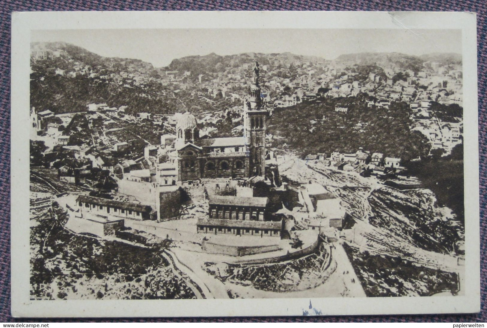 13 Marseille - Notre-Dame de la Garde vue oanoramique prise en avion 1929 / Flugaufnahme, cinderella stamp / Vignette