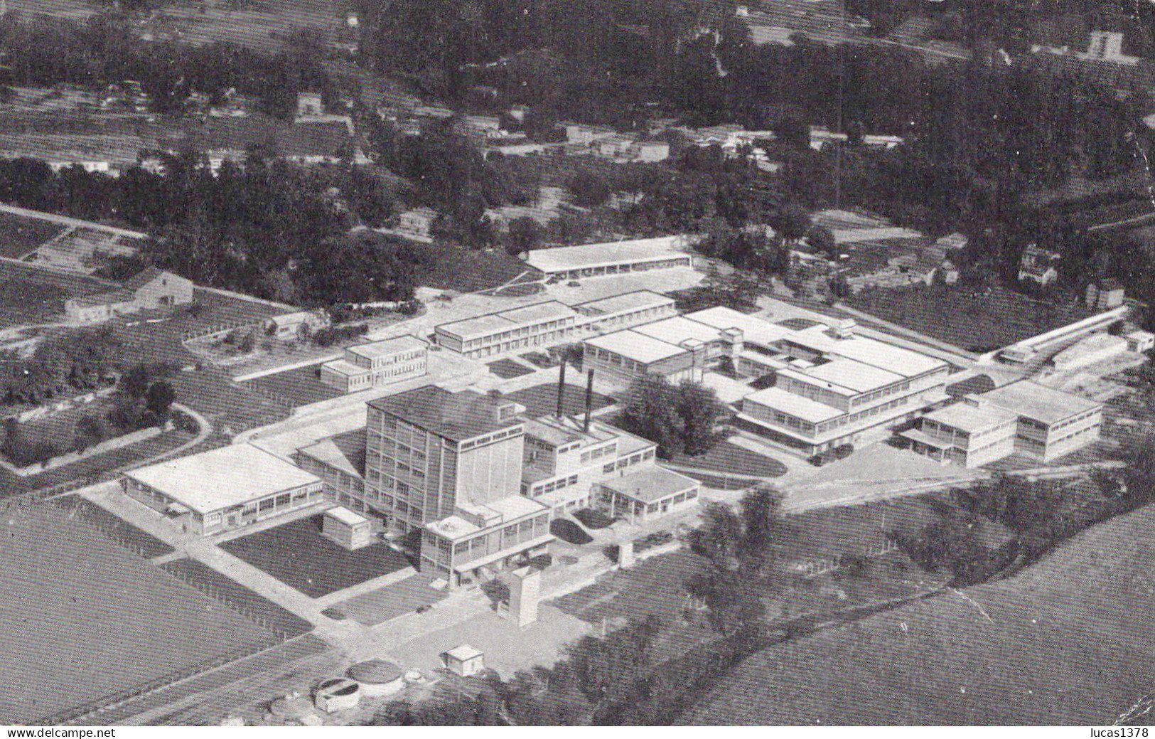 13 / MARSEILLE / SAINT MENET / VUE AERIENNE DE L USINE NESTLE