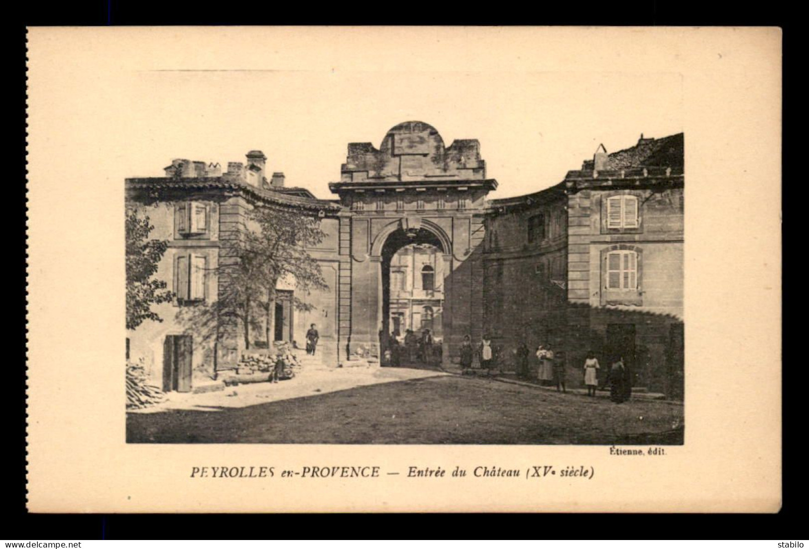 13 - PEYROLLES - ENTREE DU CHATEAU