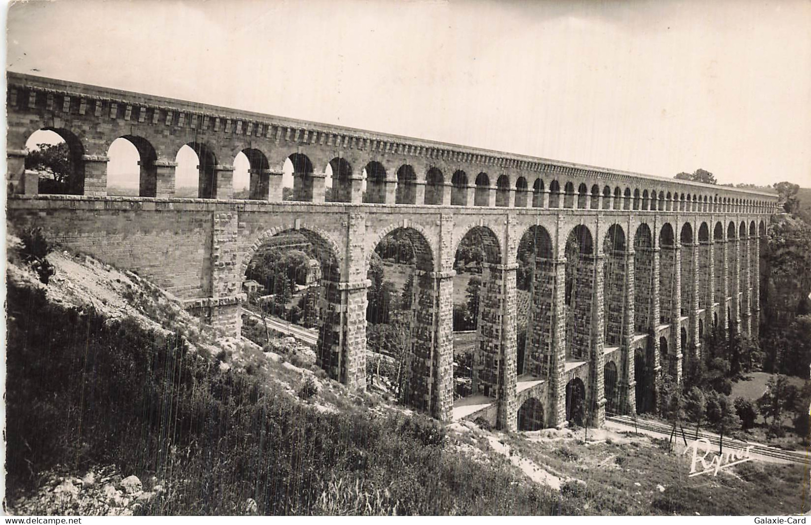 13 ROQUEFAVOUR AQUEDUC DE ROQUEFAVOUR