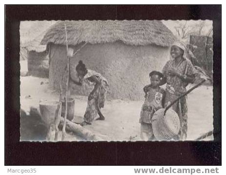 13717 zinder pileuse de mil édit.petrocokino niger belle cpsm