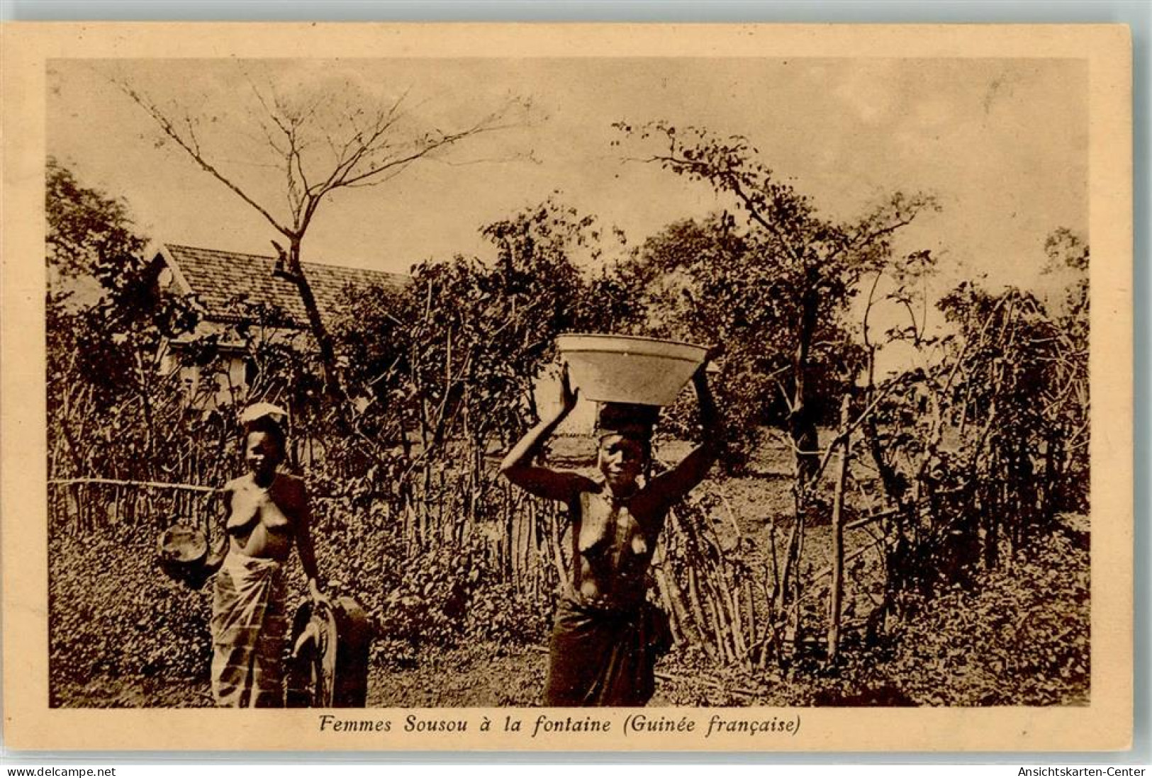 13968630 - Sousou Frauen am Brunnen