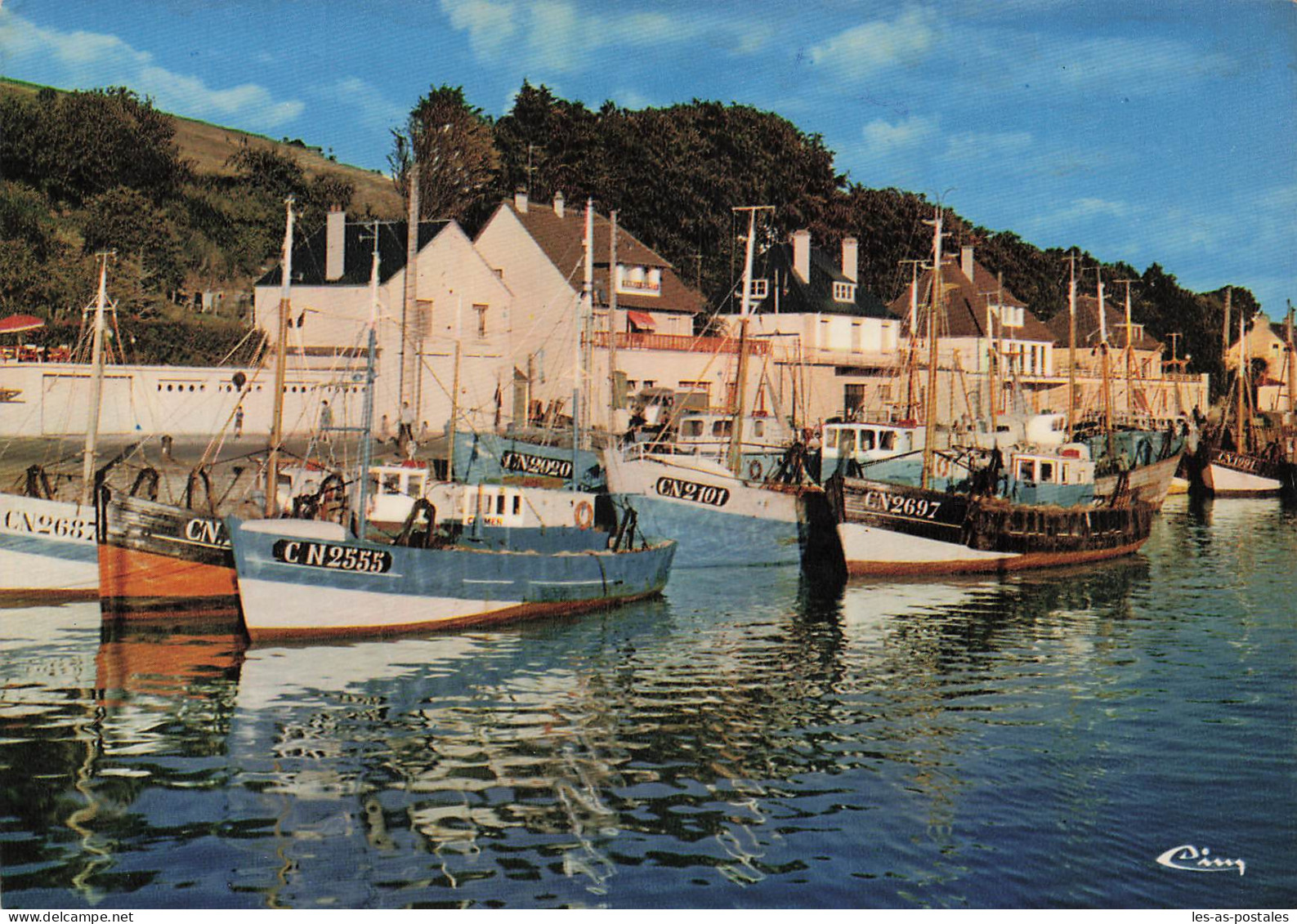 14 PORT EN BESSIN HUPPAIN LE PORT LES QUAIS