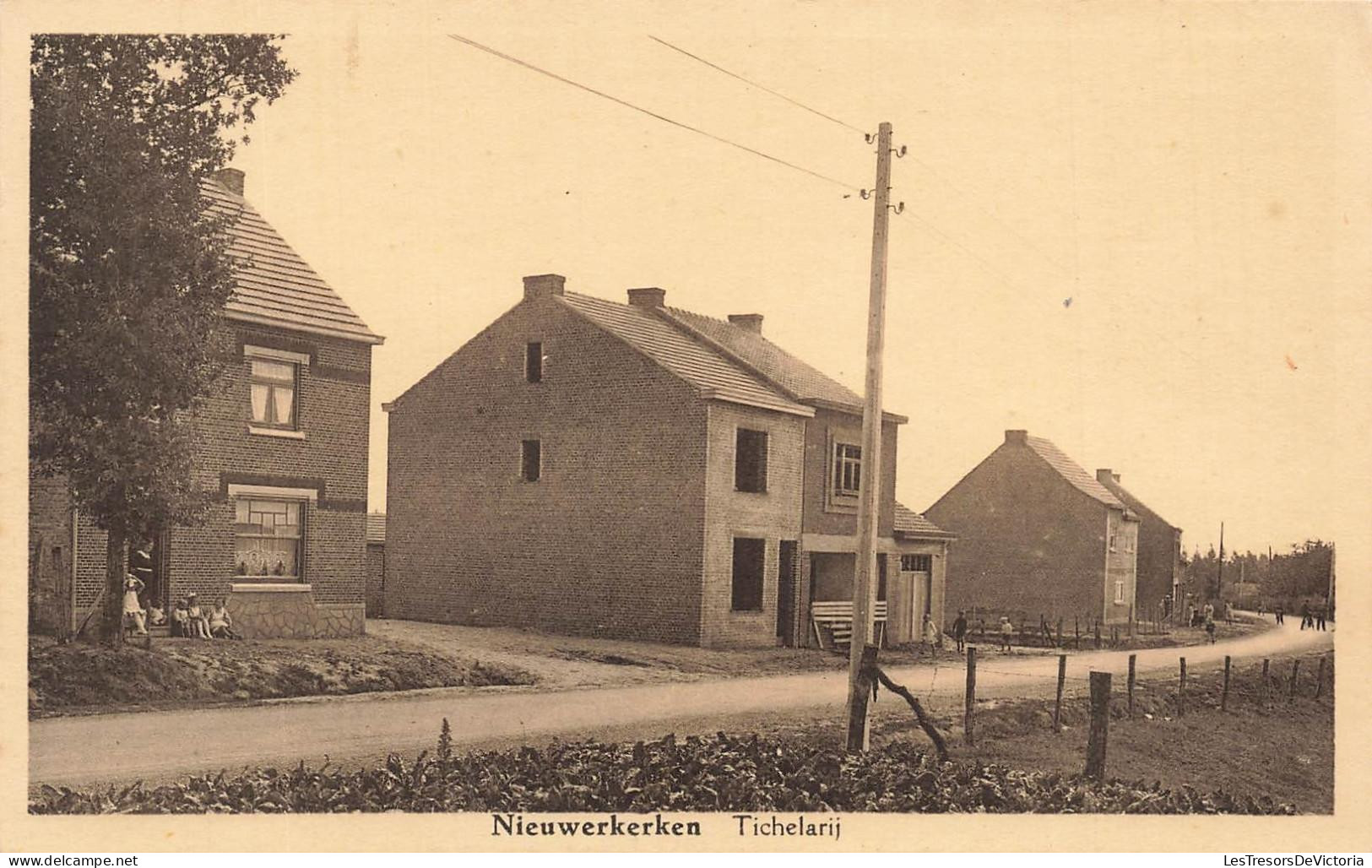 [-15%] BELGIQUE - Nieuwerkerken - Tichelarij - J. Collin - Vue générale - Animé - Poteau - Carte postale ancienne