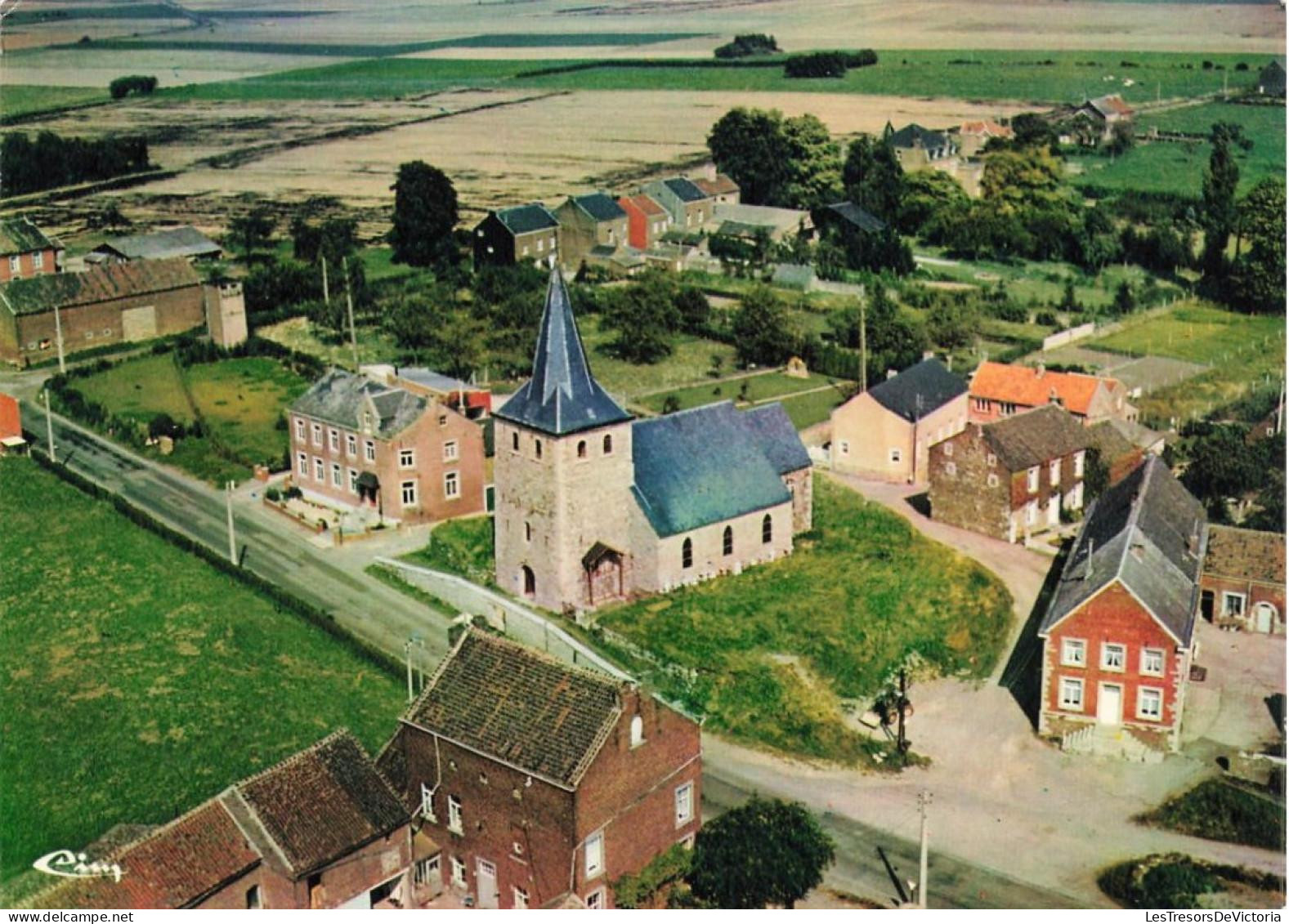 [-15%] BELGIQUE - Villers le Bouillet - Vue aérienne - Léglise Xllè siècle - Carte Postale