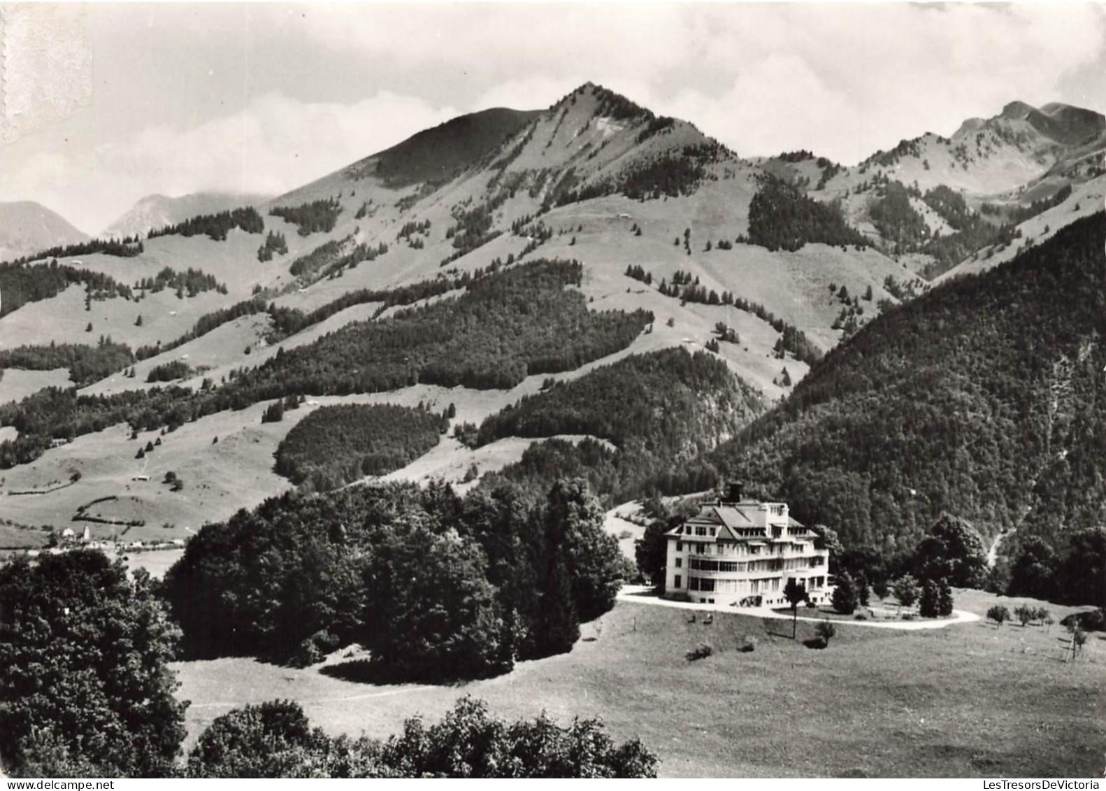 [-15%] SUISSE - Albeuve - Aux Sciernes - Le Rosaire et chaîne des Vanils - Carte postale