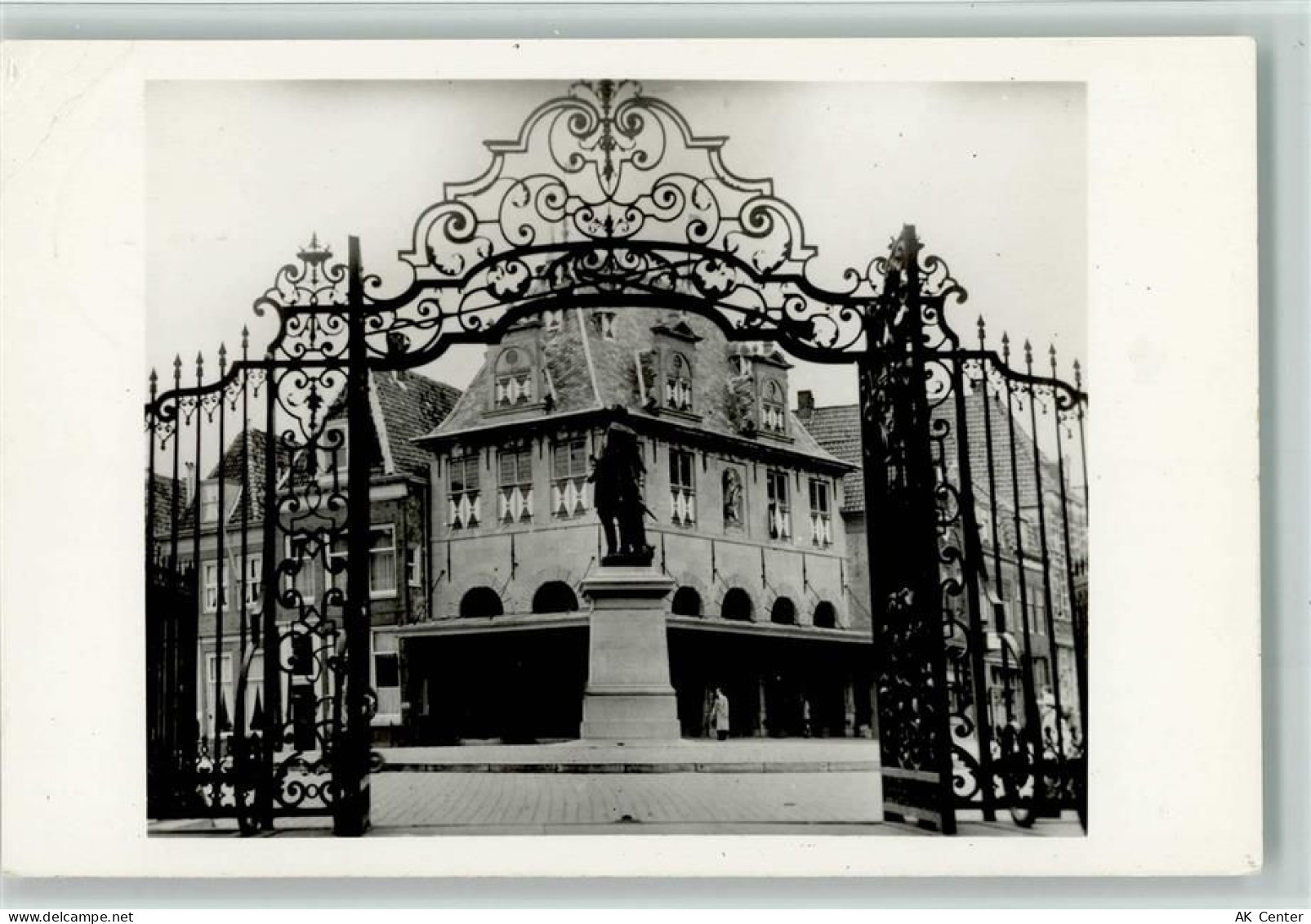 1621 Hoorn Hoorn Nh - Rodesteen met stanmdbeeld van J.Pz.Coen en de Waag... - 11035923
