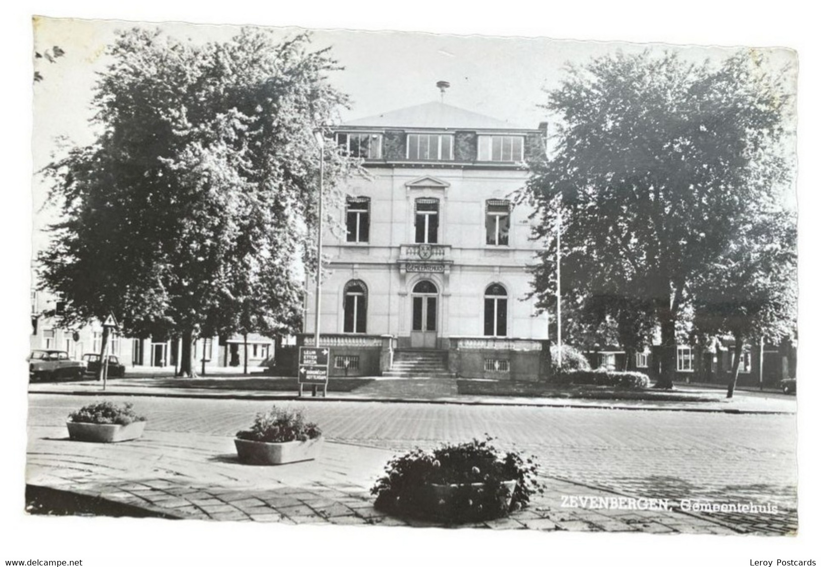 #1687 - Zevenbergen, Gemeentehuis 1967 (NB)