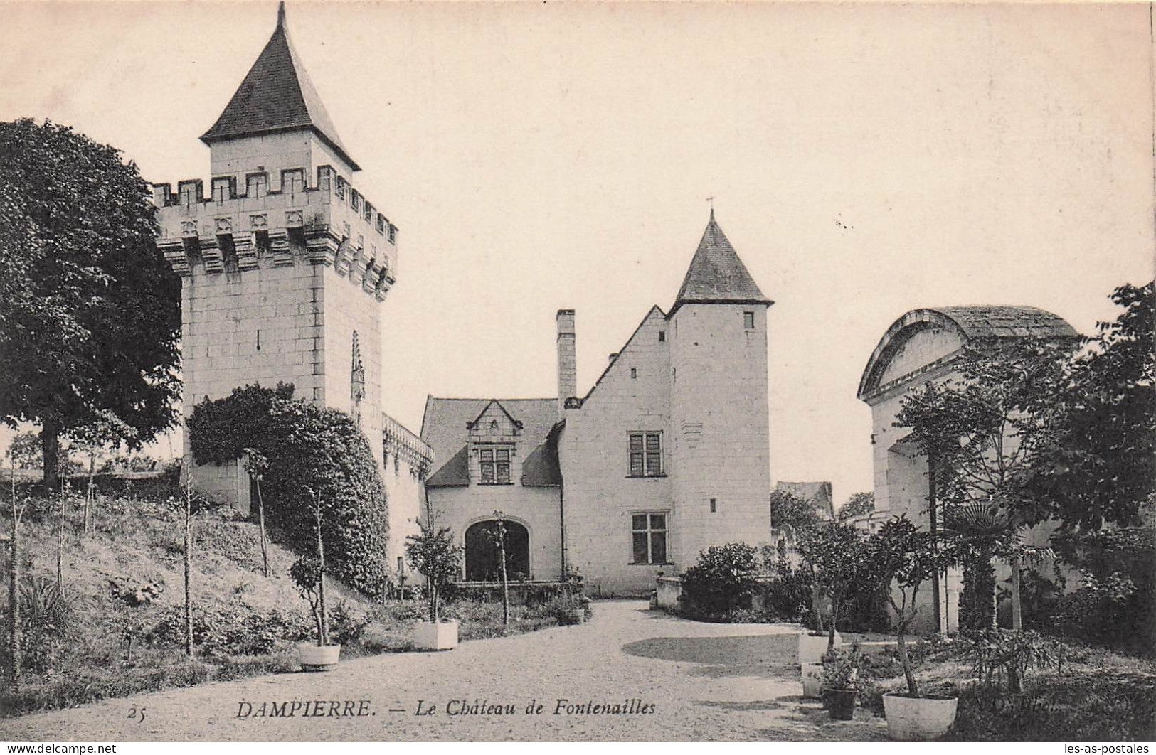 17 DAMPIERRE SUR BOUTONNE LE CHATEAU DE FONTAINEILLES