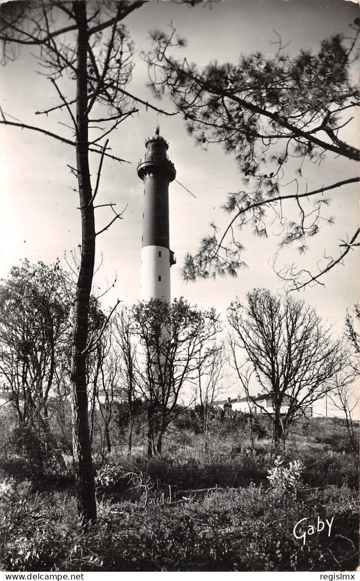 17-LES MATHES-N°2117-H/0123