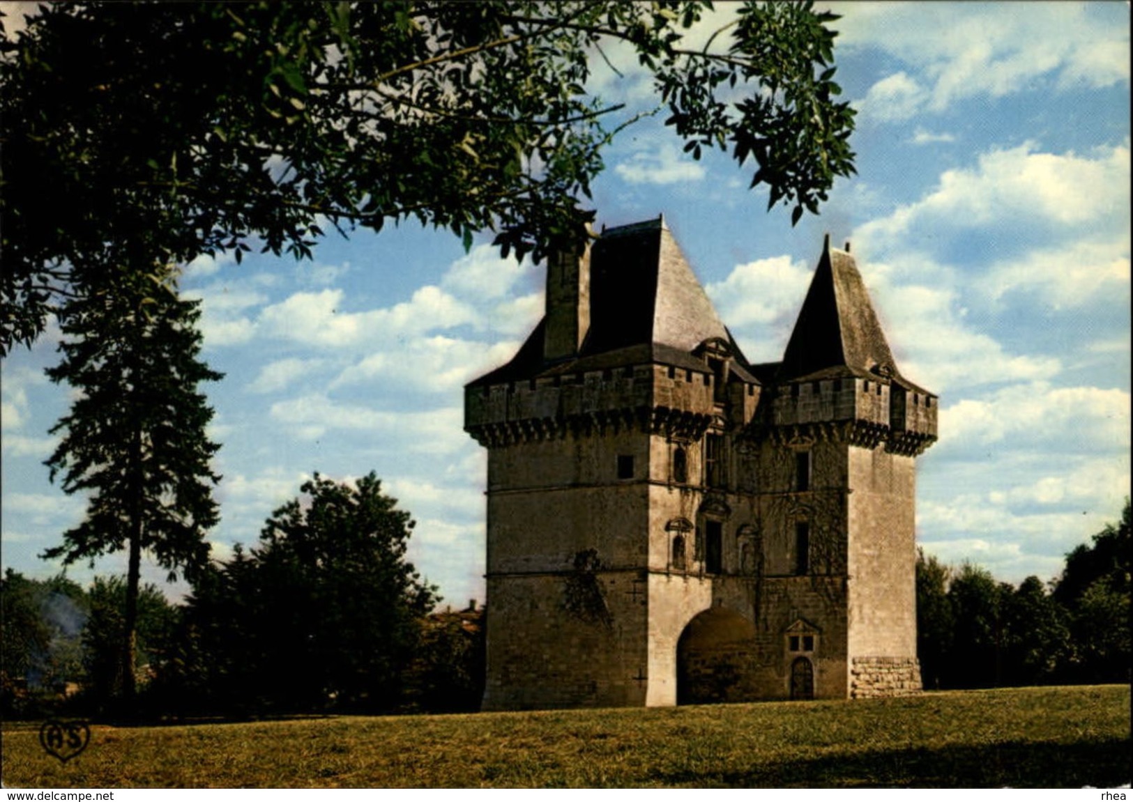 17 - MATHA - chateau -