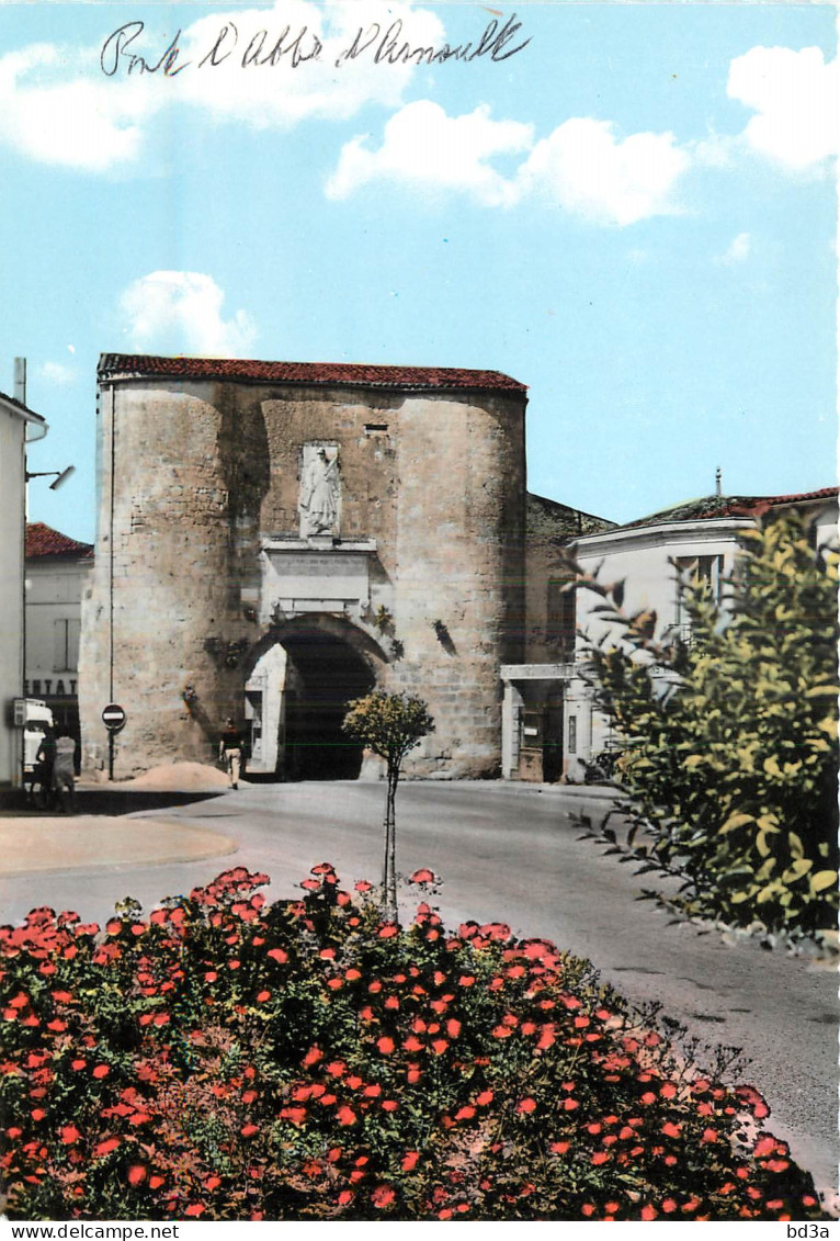 17 PONT L'ABBE D'ARNOULT