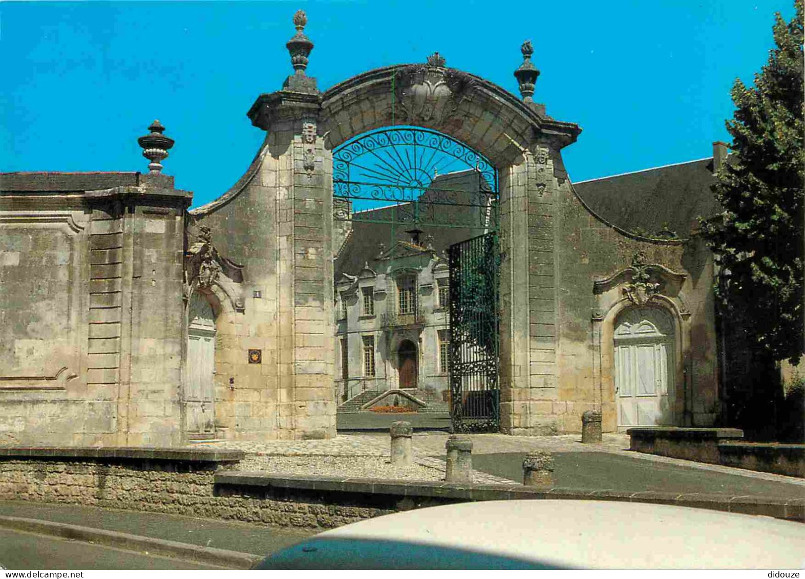 17 - Saint Jean d'Angély - Abbaye des Bénédictins - CPM - Carte Neuve - Voir Scans Recto-Verso