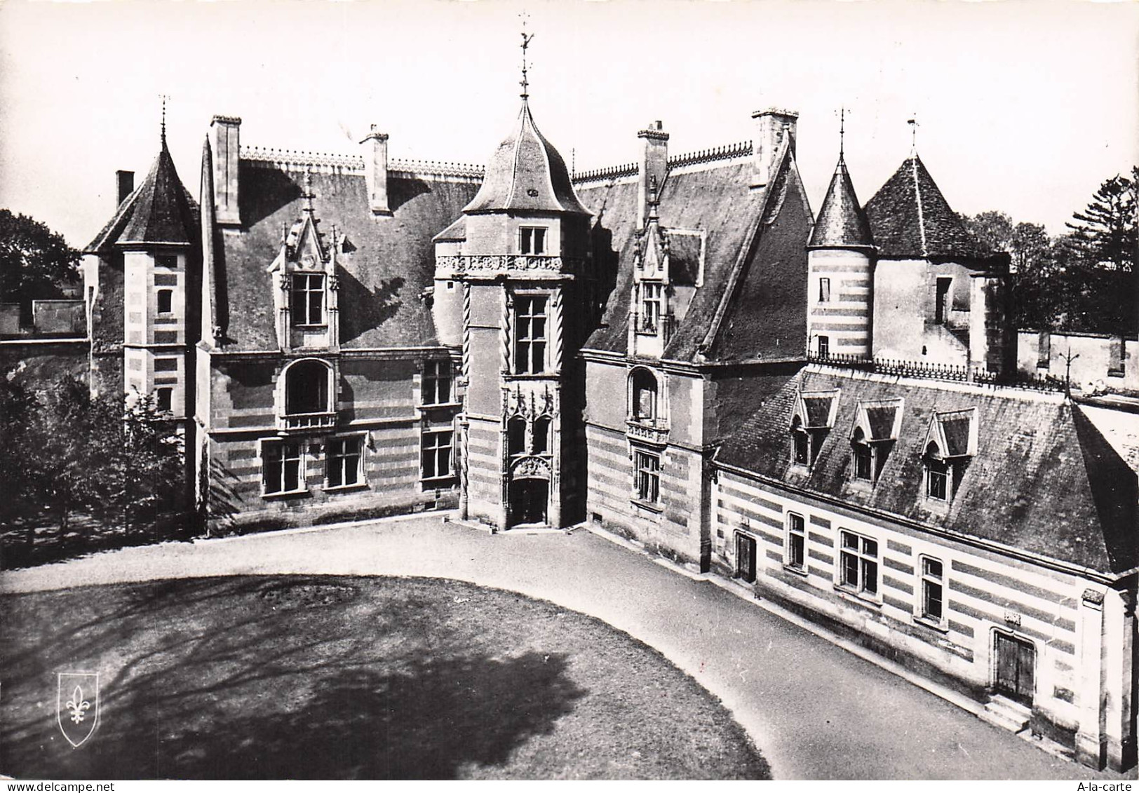 18 AINAY LE VIEIL CHATEAU D AINAY LE VIEIL