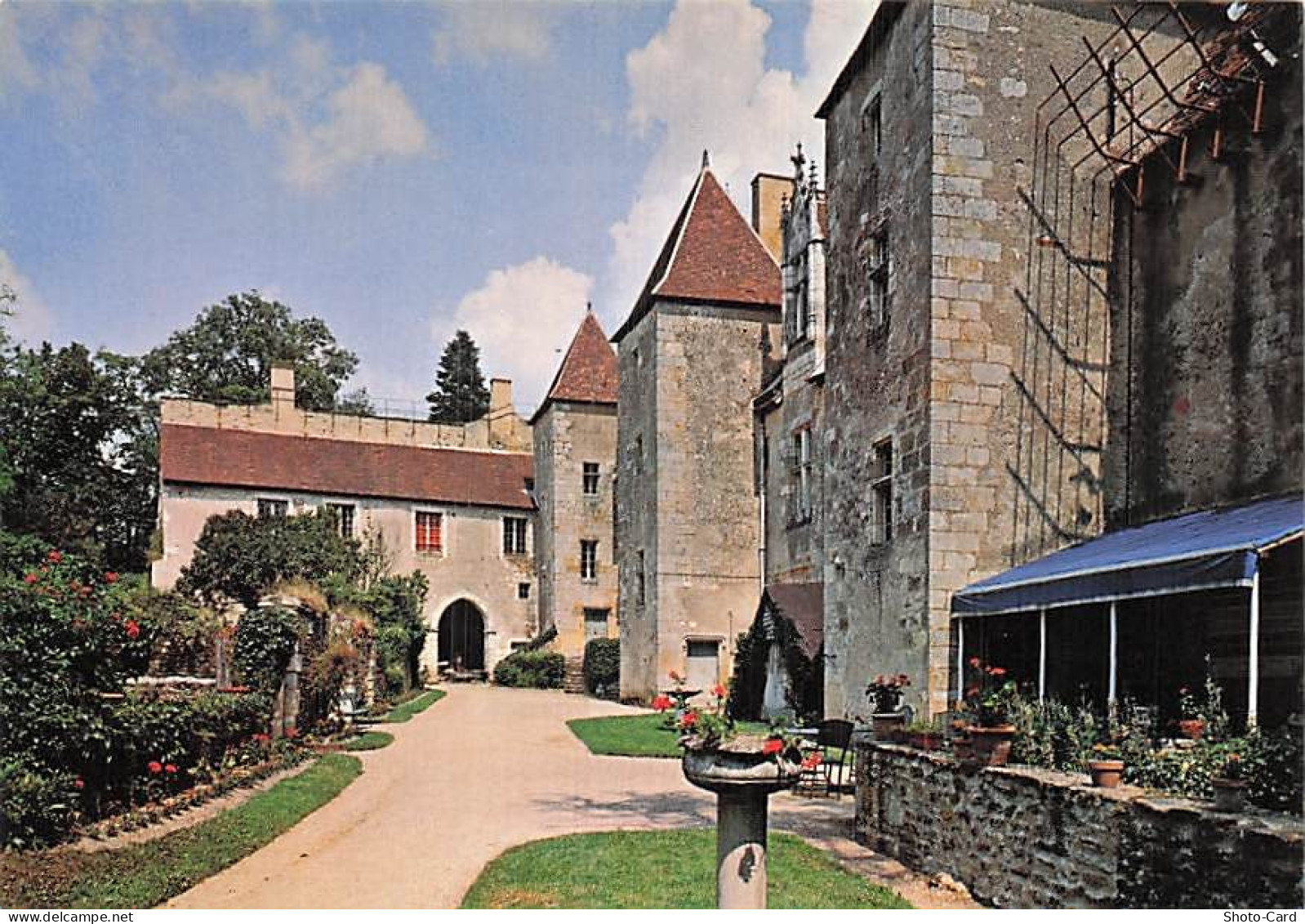 18 CULAN CHATEAU DE CULAN