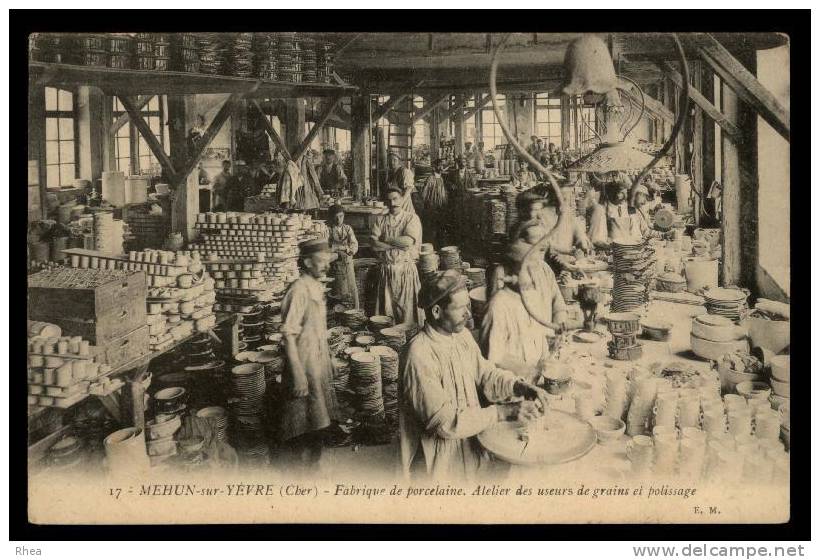 18 Mehun-sur-Yèvre - Fabrique de porcelaine 3